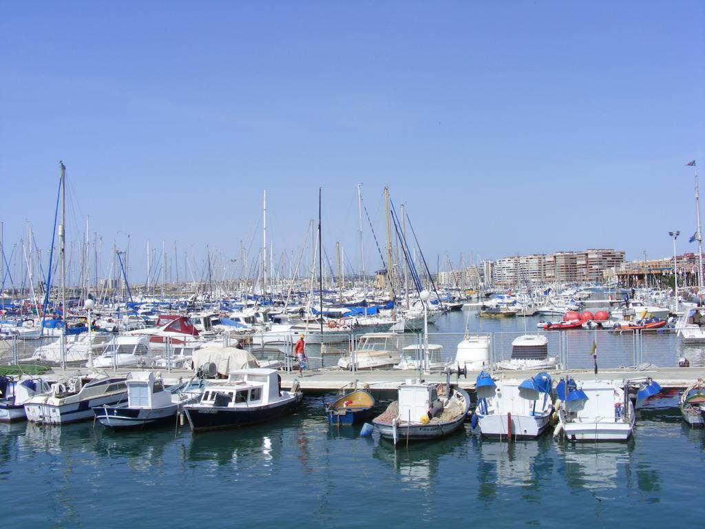 Apartamento Berry Playa Naufragos Torrevieja Luaran gambar