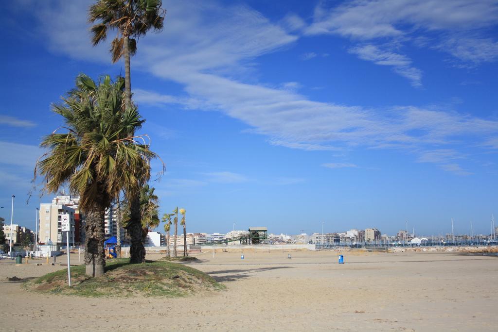 Apartamento Berry Playa Naufragos Torrevieja Luaran gambar